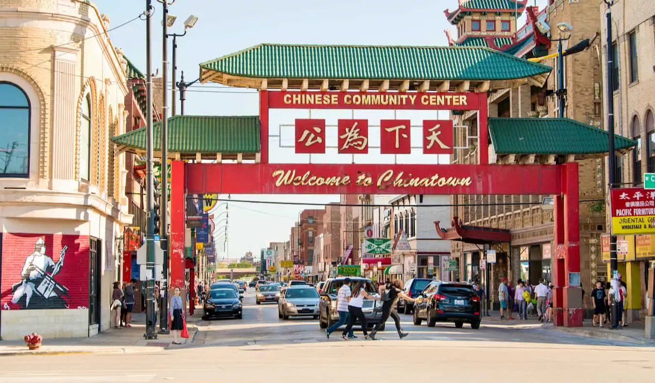 Papan tanda Chinatown yang ikonik di Chicago