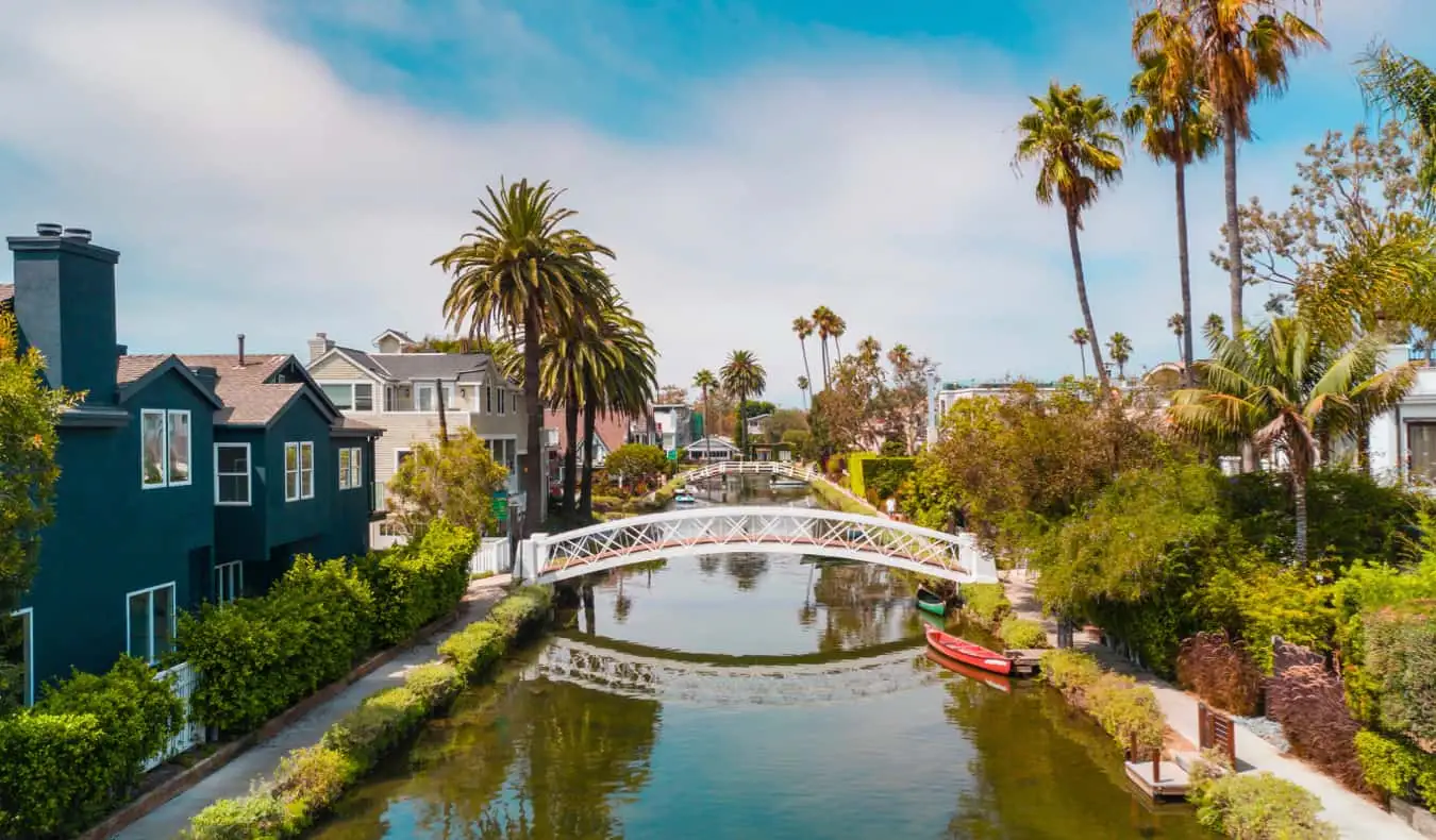 Kleine huizen met veel tuinen in Venice Beach, Los Angeles