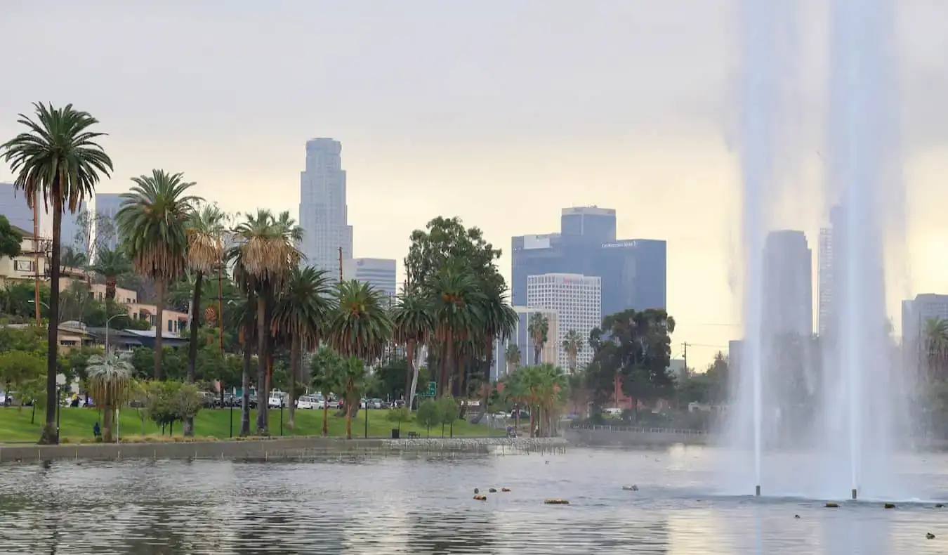 Het relaxte gebied rond Silver Lake in Los Angeles, Californië