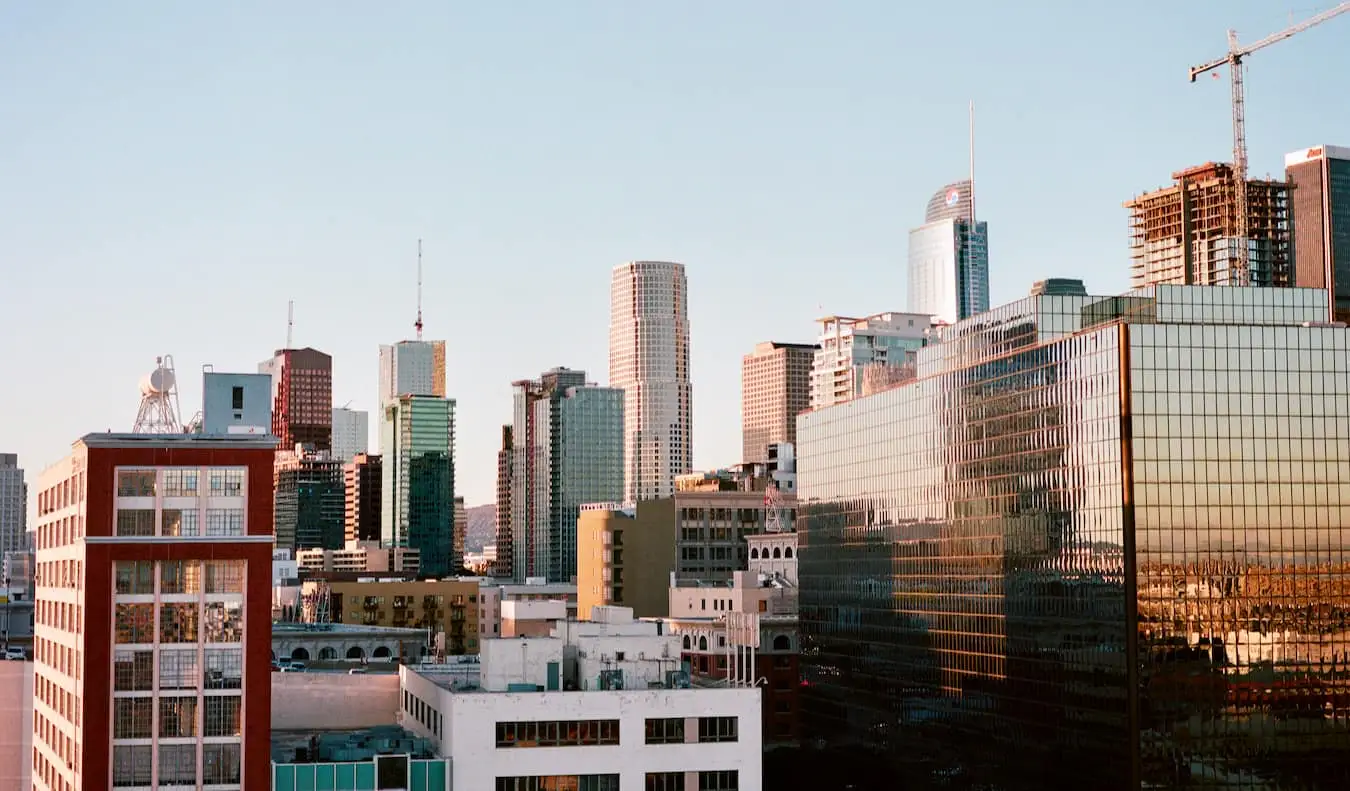 De torenhoge gebouwen van het centrum van Los Angeles