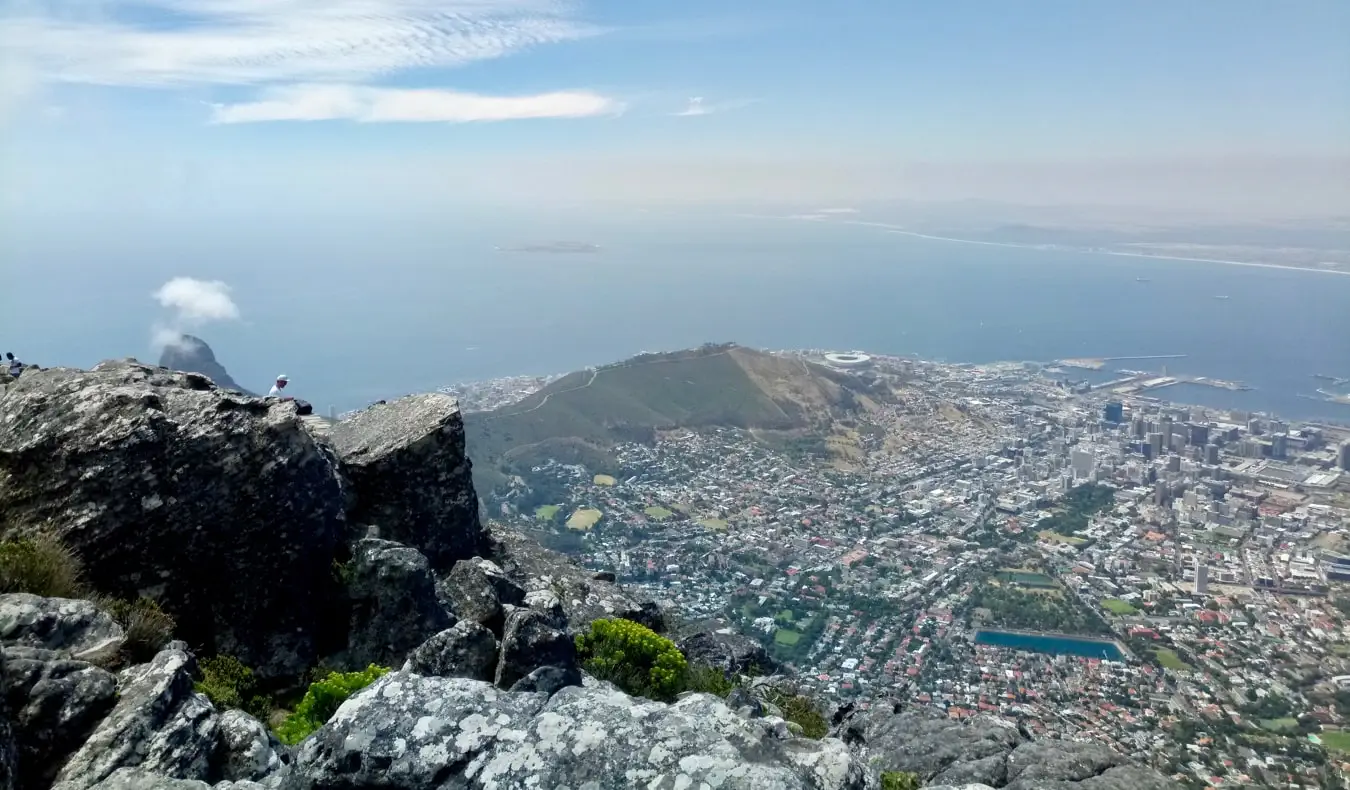 La vista desde Table Mountain en Ciudad del Cabo, Sudáfrica