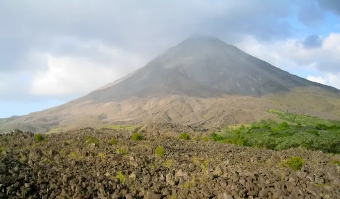 Caminhando no vulcão Arenal nas selvas da Costa Rica