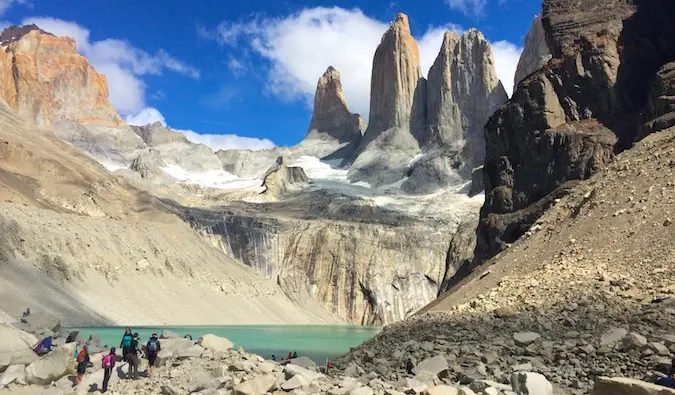 Torres Towers i Torres del Paine National Park, Sydamerika på en ljus och solig dag