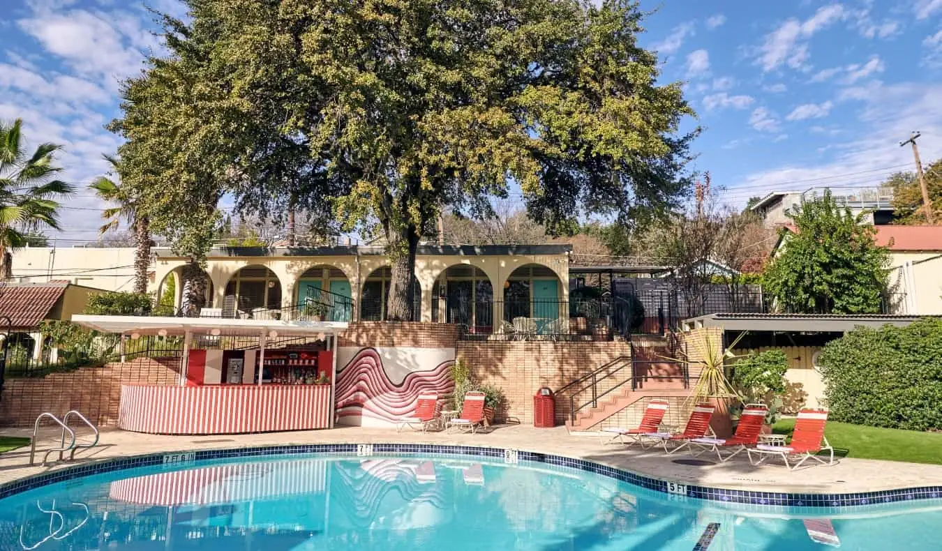 Het zwembad van Austin Motel in Austin, Texas