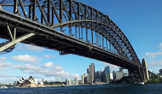 Grande angolo del porto/Harbour Bridge a Sydney, in Australia