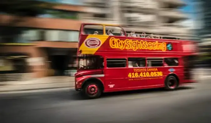 En dubbeldäckad turistbuss i Toronto, Kanada