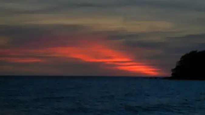 paglubog ng araw sa bamboo island