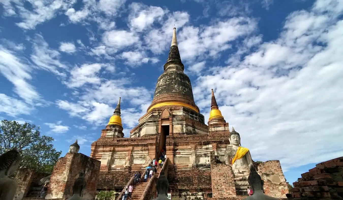 ซากปรักหักพังที่อุทยานประวัติศาสตร์พระนครศรีอยุธยาในประเทศไทย