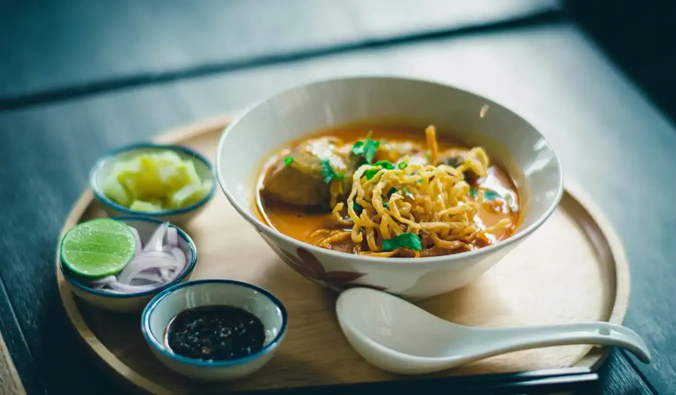 Deliciosa comida tailandesa em Bangkok