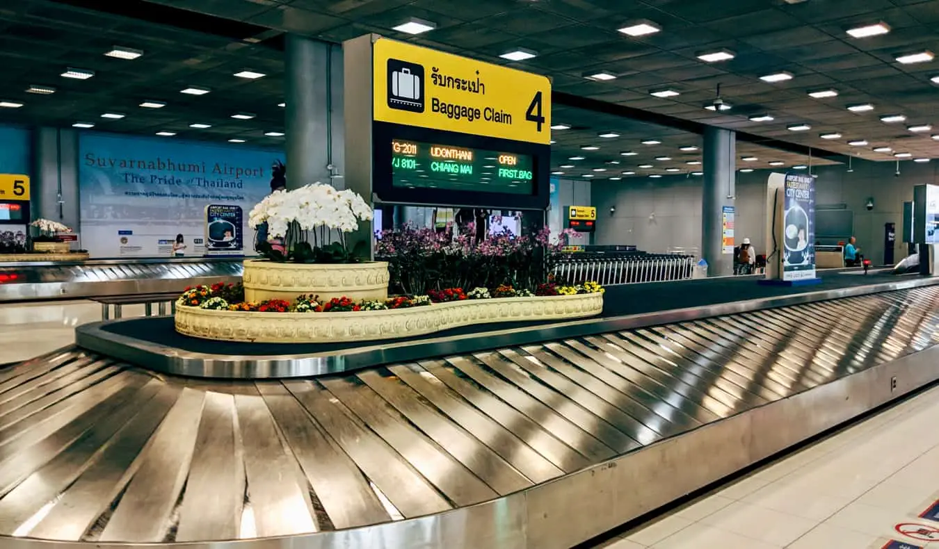 Der Gepäckausgabebereich am Flughafen Bangkok in Thailand