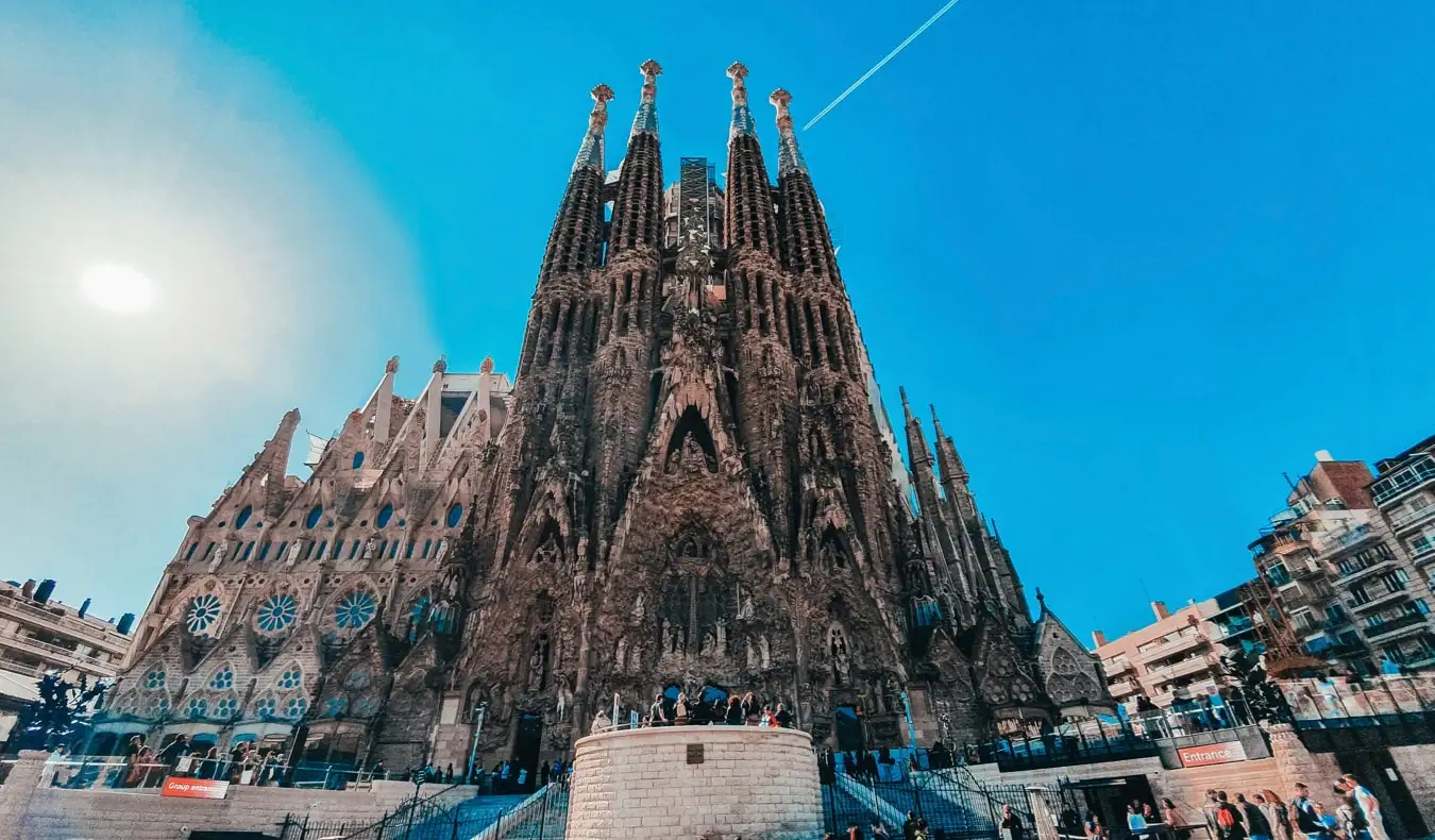 Den historiske og tårnhøje katedral i Barcelona, ​​Spanien