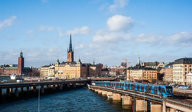 스웨덴 스톡홀름의 역사적인 감라스탄(Gamla Stan) 지역에 대한 공중 전망