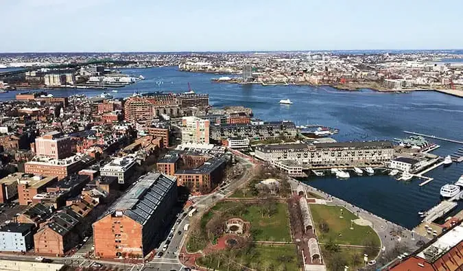 Une vue aérienne de l'extrémité nord de Boston, Massachusetts