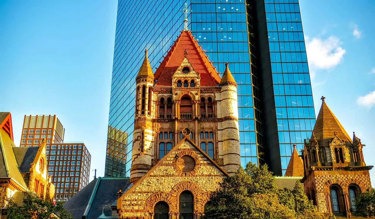 Igreja da Trindade em um verão