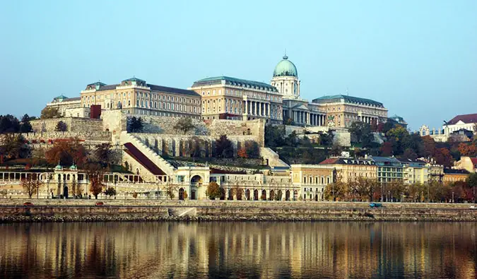 kastil buda dekat sungai Danube di Budapest