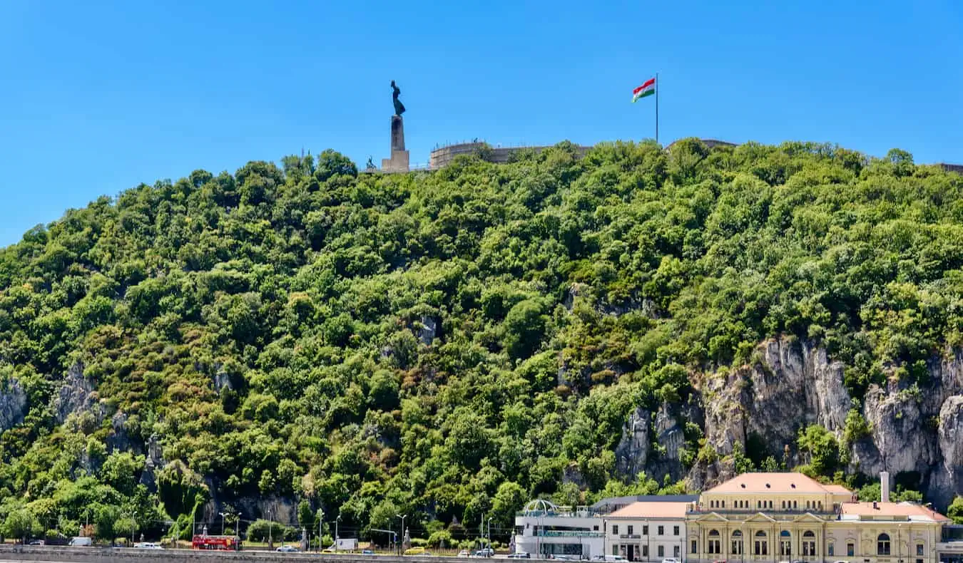 A vad Ruin Bars Budapesten, Magyarországon