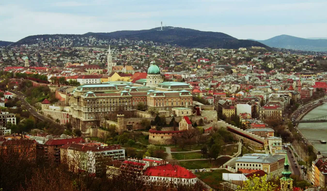 Lâu đài Buda mang tính biểu tượng ở Budapest, Hungary