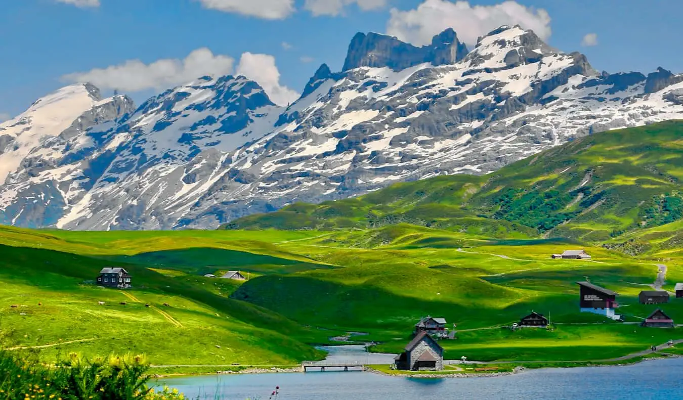 Tambahkan Interlaken ke Rencana Perjalanan Swiss Anda