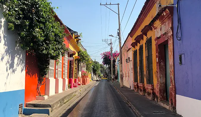 isang makulay na kalye sa Cartagena