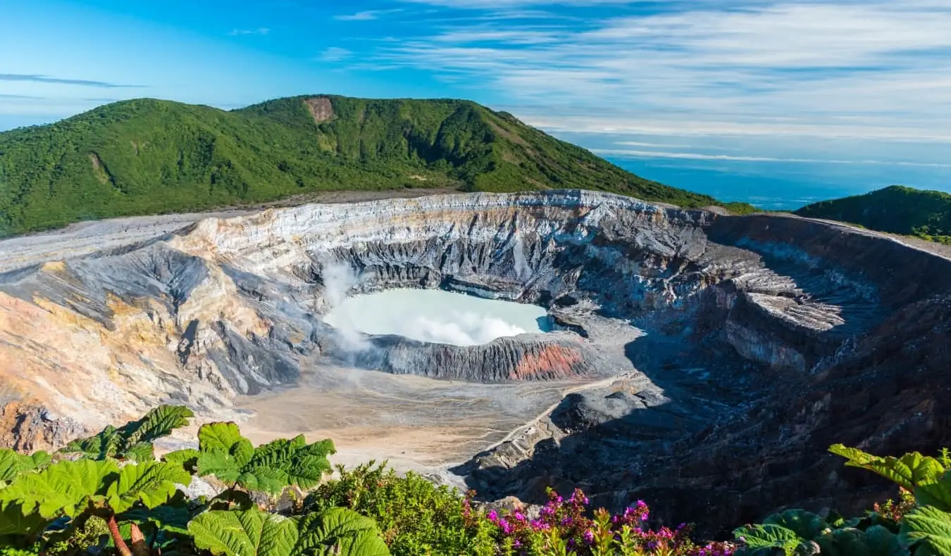 La caldera del vulcano Poas in Costa Rica