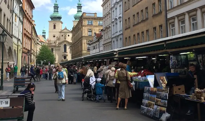 isang pamilihan sa sentro ng lungsod ng Prague