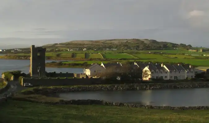 irlanda'da galway yakınında bir kale