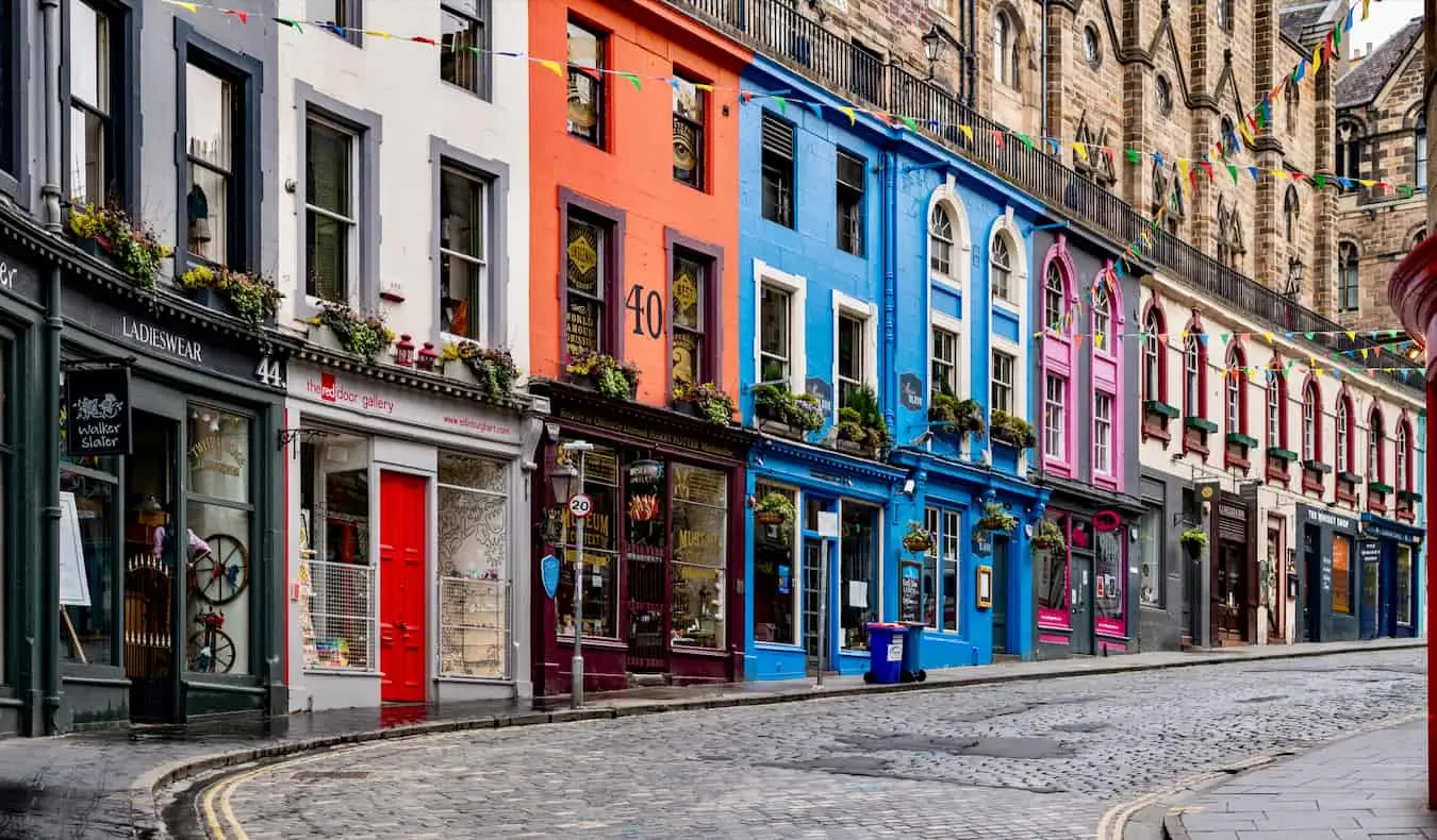 Het adembenemende uitzicht over de oude binnenstad van Edinburgh, Schotland