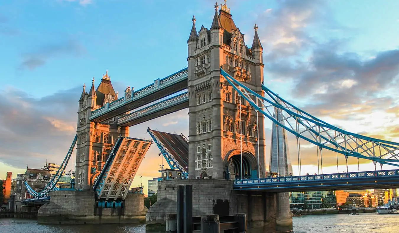 London Bridge ved solnedgang, London