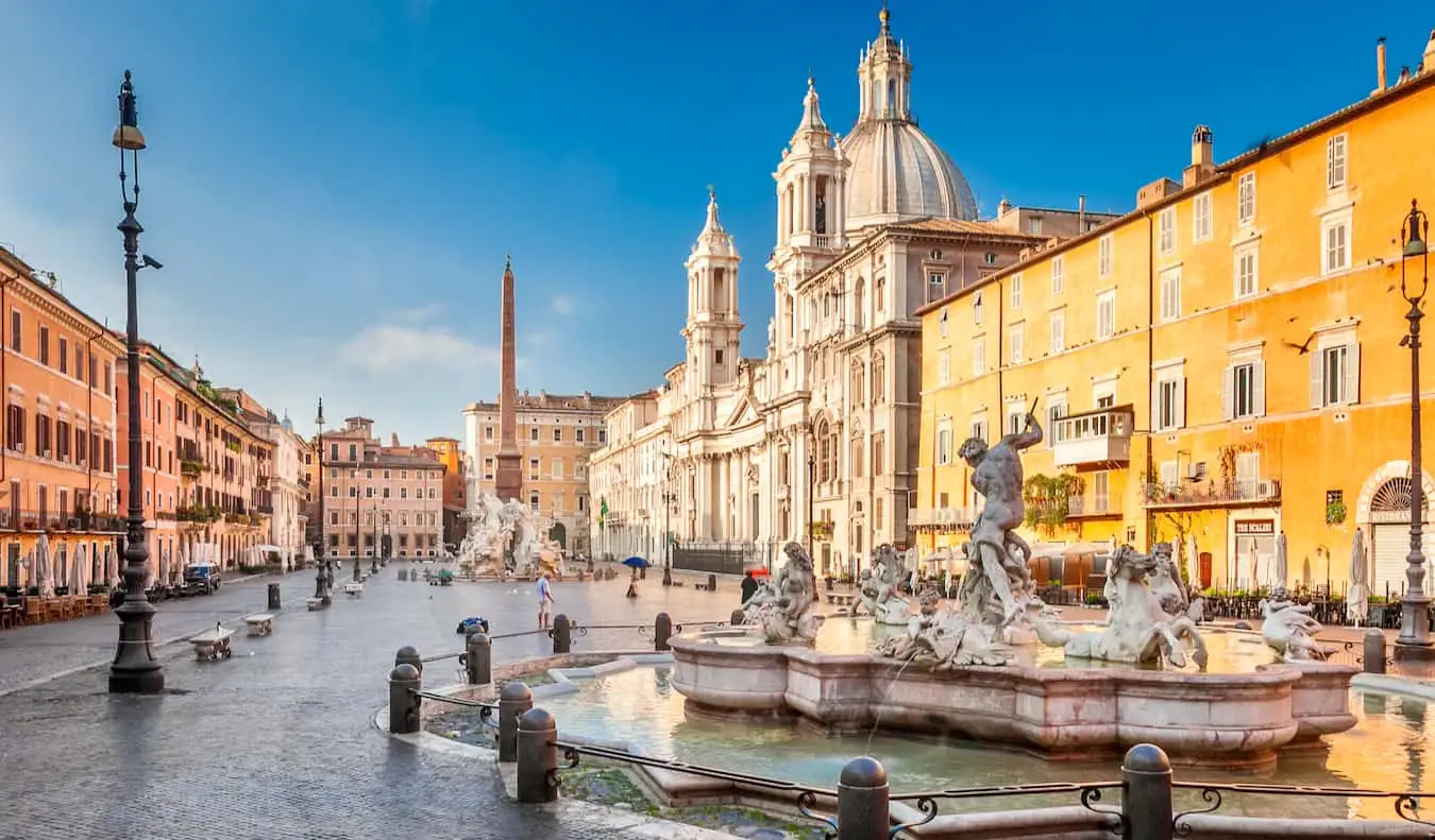 Krásna fontána od Berniniho na námestí Piazza Navona v Ríme v Taliansku