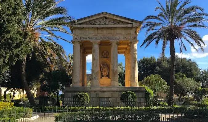 Una vista espectacular de la ciutat de Malta durant l'hivern