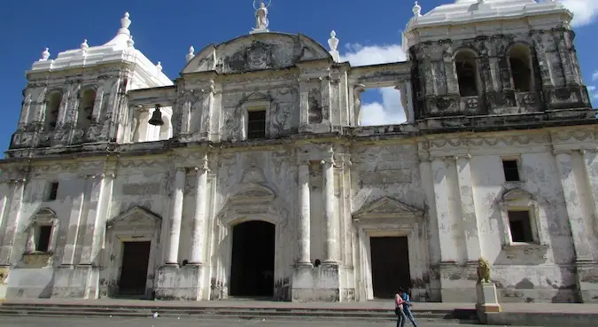 Seni bina di pusat bandar baharu León, Nicaragua