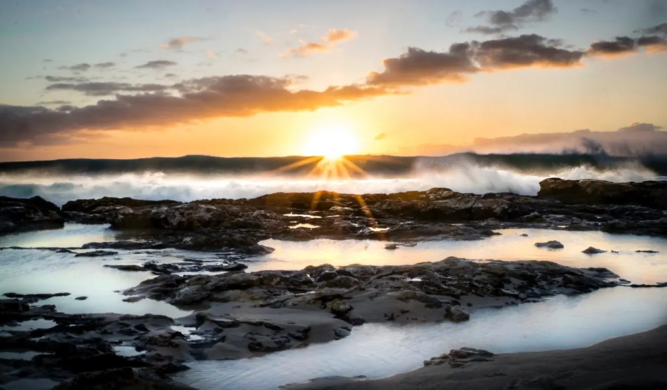 De ruige kust van Waianae aan de westkust van Oahu, Hawaii