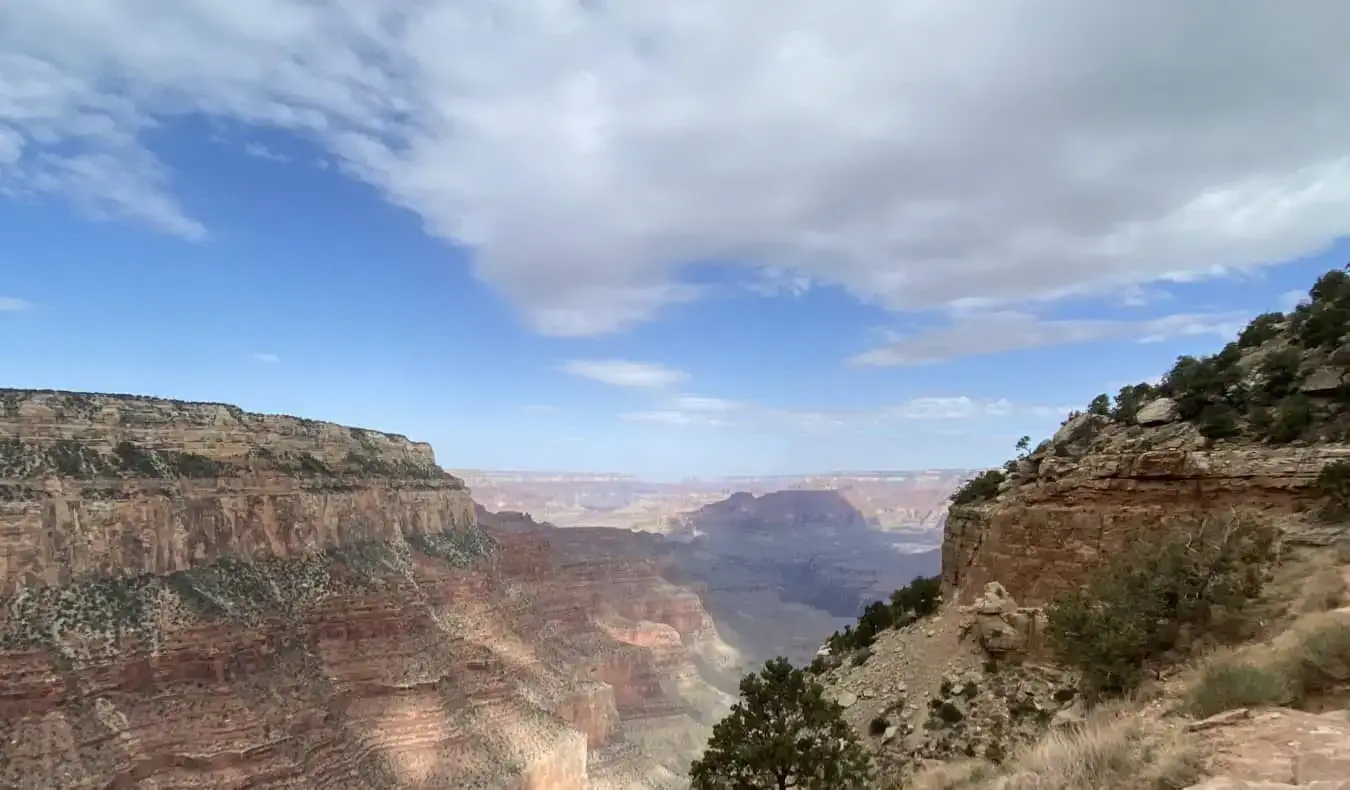 Les superbes roches rouges et falaises du Grand Canyon, États-Unis