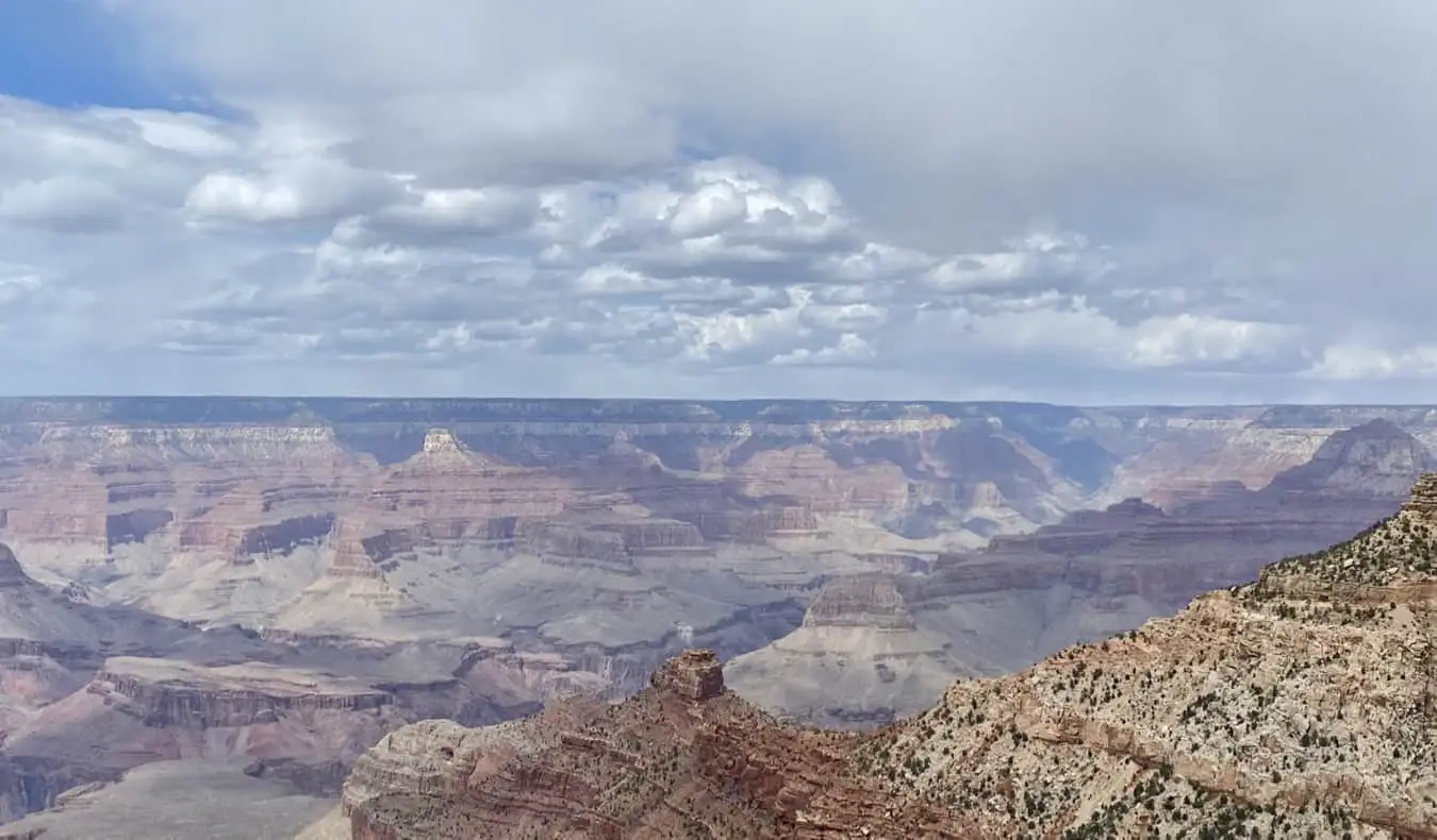 Les superbes roches rouges et falaises du Grand Canyon, États-Unis