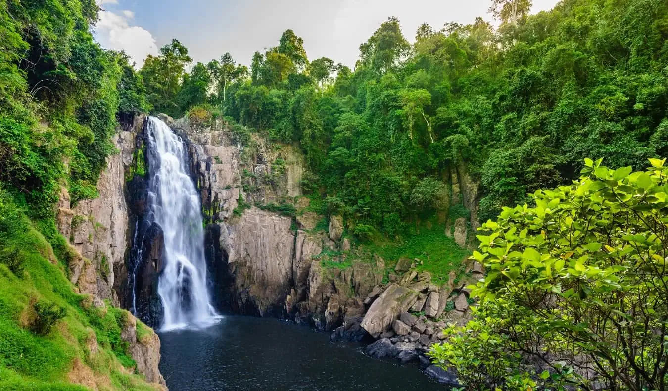 El parc nacional de Khao Yai és una cascada al camp d'Isua, Tailàndia