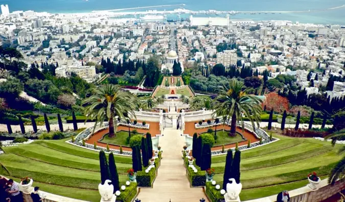 Taman-taman yang menakjubkan berhampiran pantai di Haifa, Israel