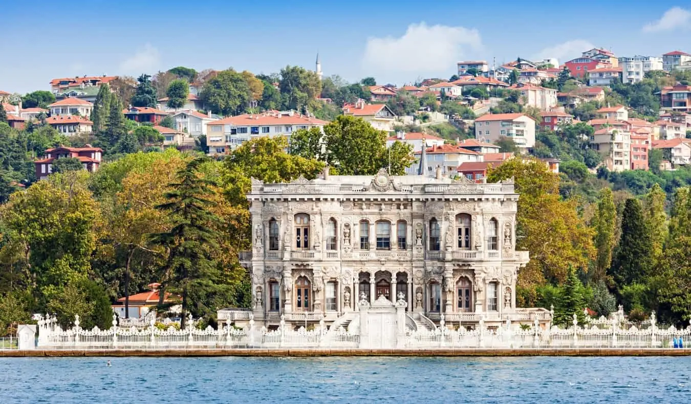 Beylerbeyi Sarayı, İstanbul'un Asya yakasında