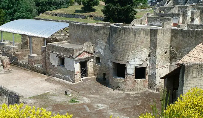 Väl antika och välbevarade ruiner av Stabian-badet i Pompeji, Italien