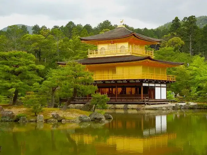 Kinkaku-ji, també conegut com el Temple del Pavelló Daurat a Kyoto, Japó