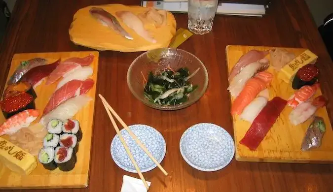 Een bord heerlijke sushi in Japan