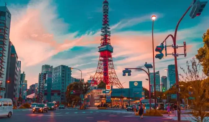 A Tokyo Tower napkeltekor Tokióban, Japánban