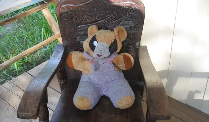 El osito de peluche abandonado en Ko Lipe.