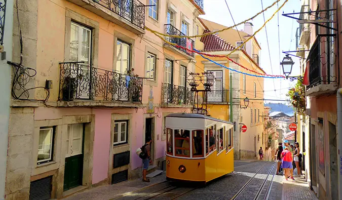 khung cảnh trên sân thượng của Lisbon Bồ Đào Nha