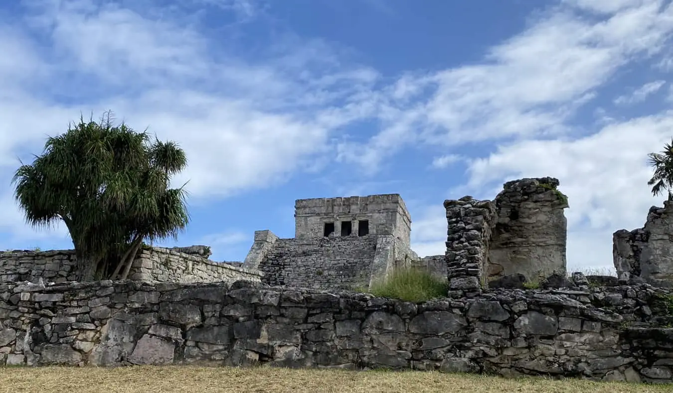 paisagem das ruínas de Tulum