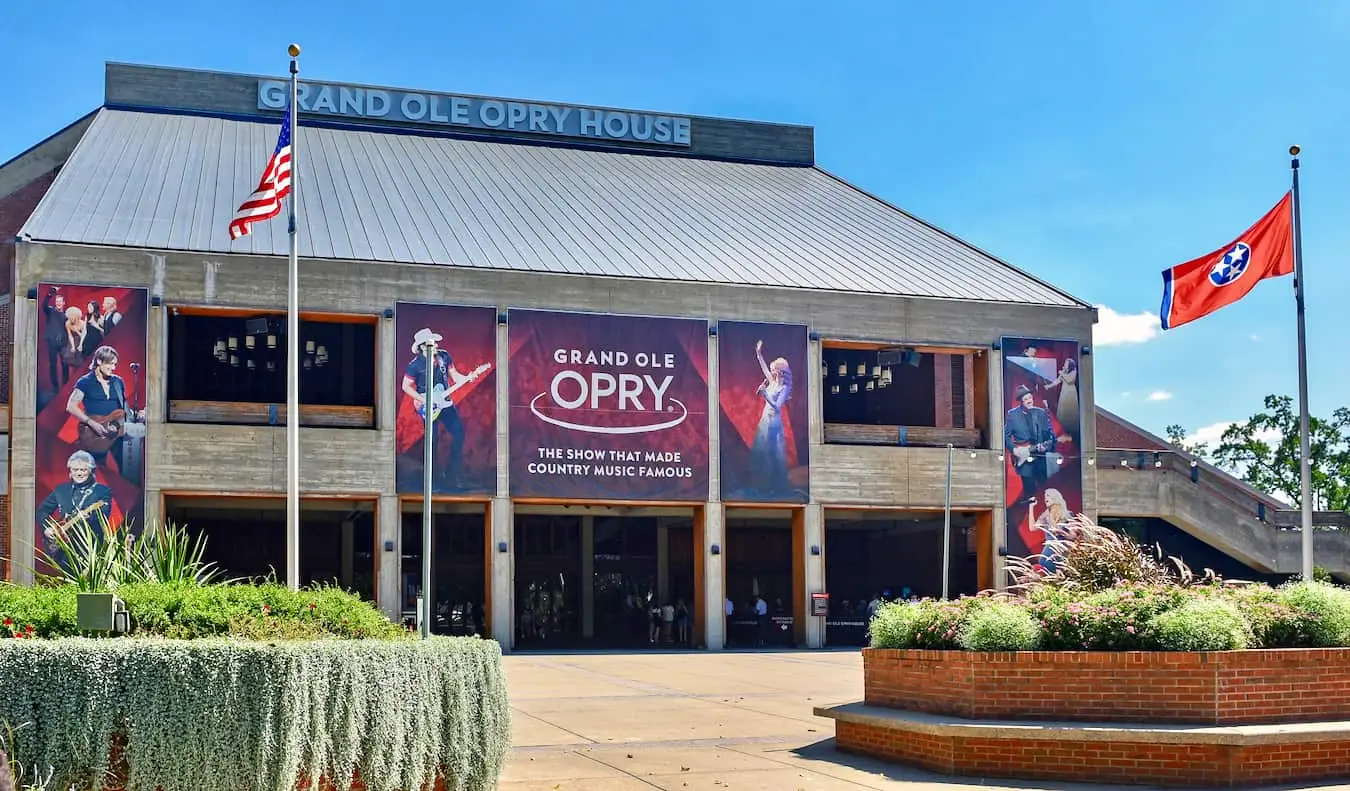 Slavno prizorišče Grand Ole Opry za country glasbo v Nashvillu