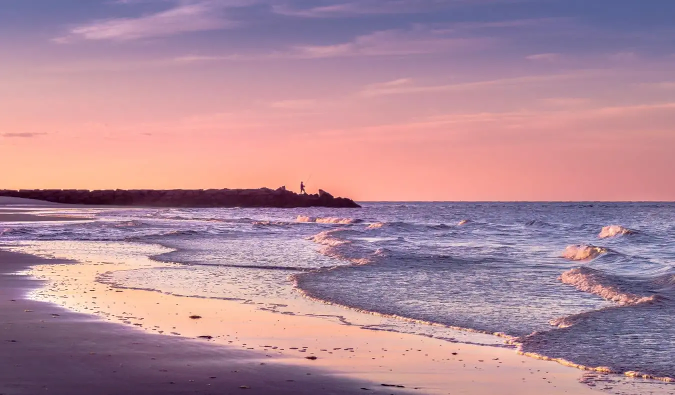 ABD'nin Cape Cod sahillerinde mor bir gün batımı