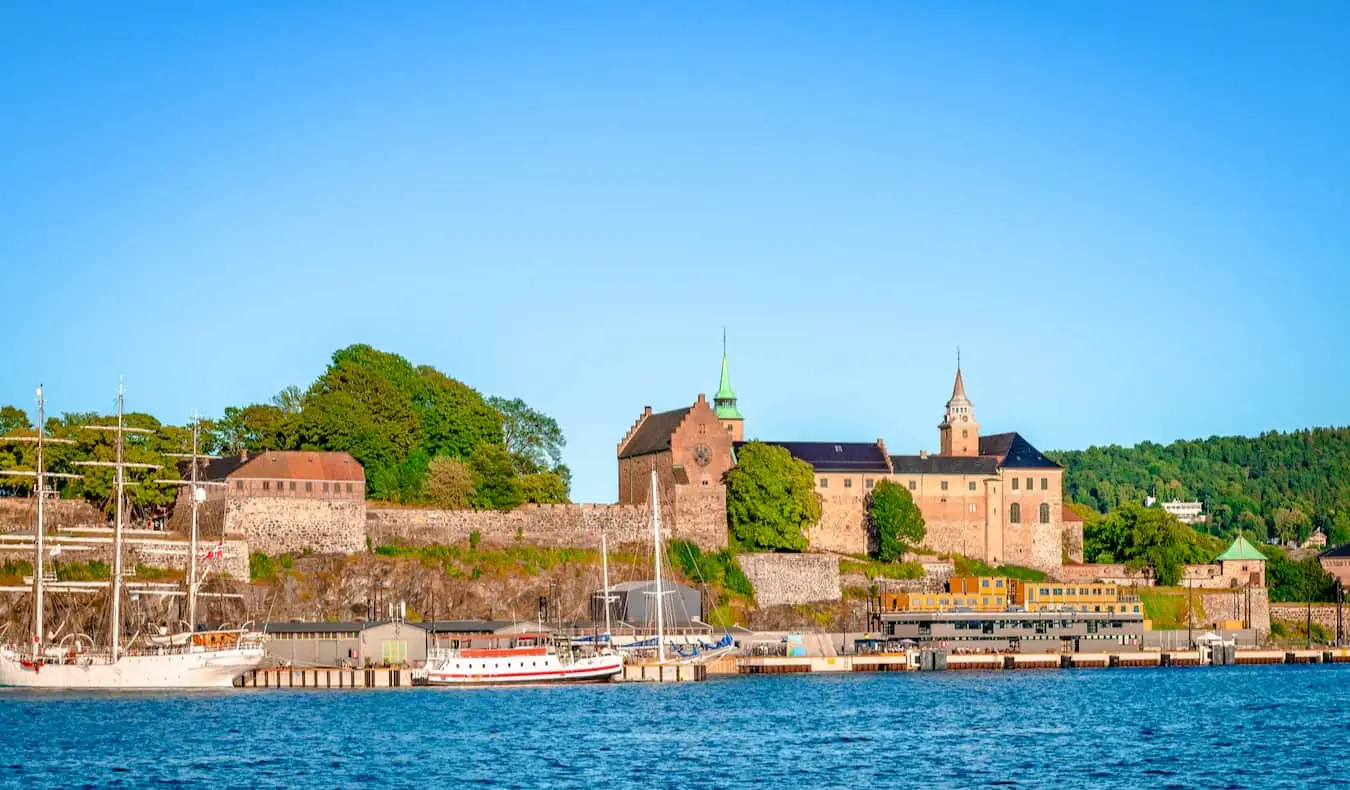 Norveç'teki şehre bakan ünlü Oslo Opera Binası