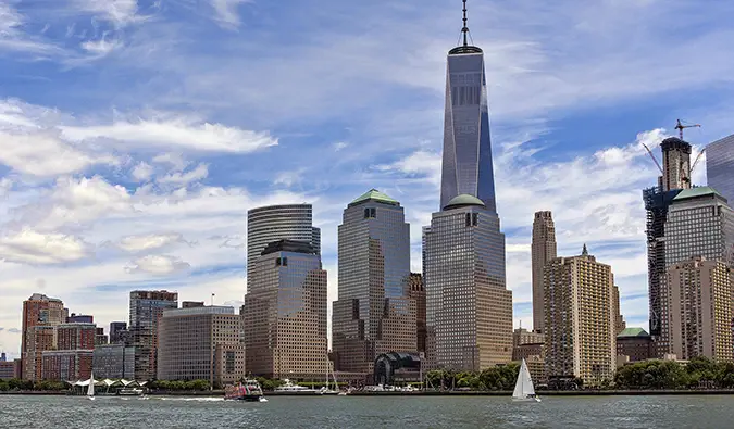 De torenhoge skyline van NYC