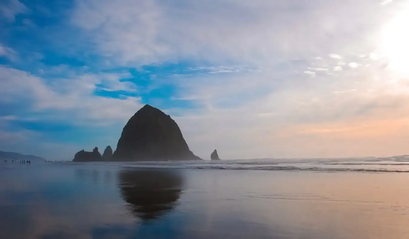 Ang iconic na Cannon Beach sa Oregon, USA