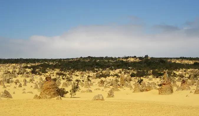 Uma paisagem empoeirada e remota da Austrália